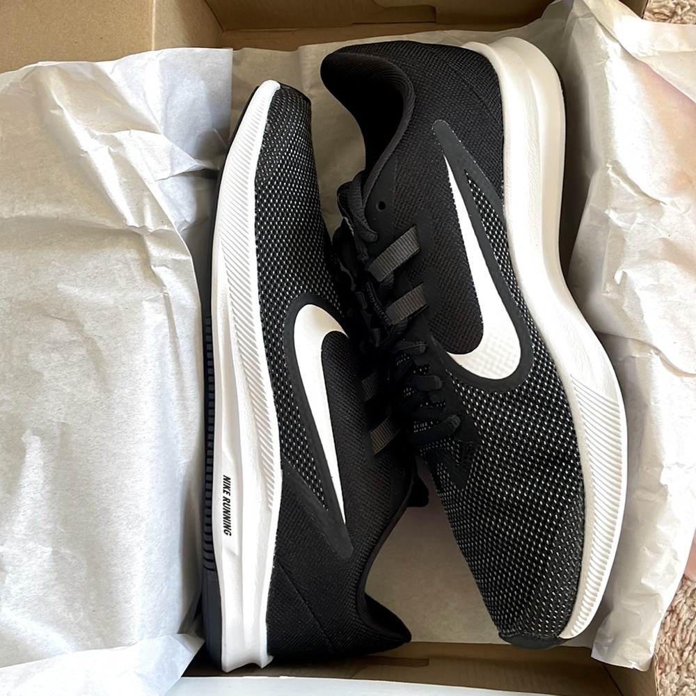 Nike Womens Downshifter sneaker